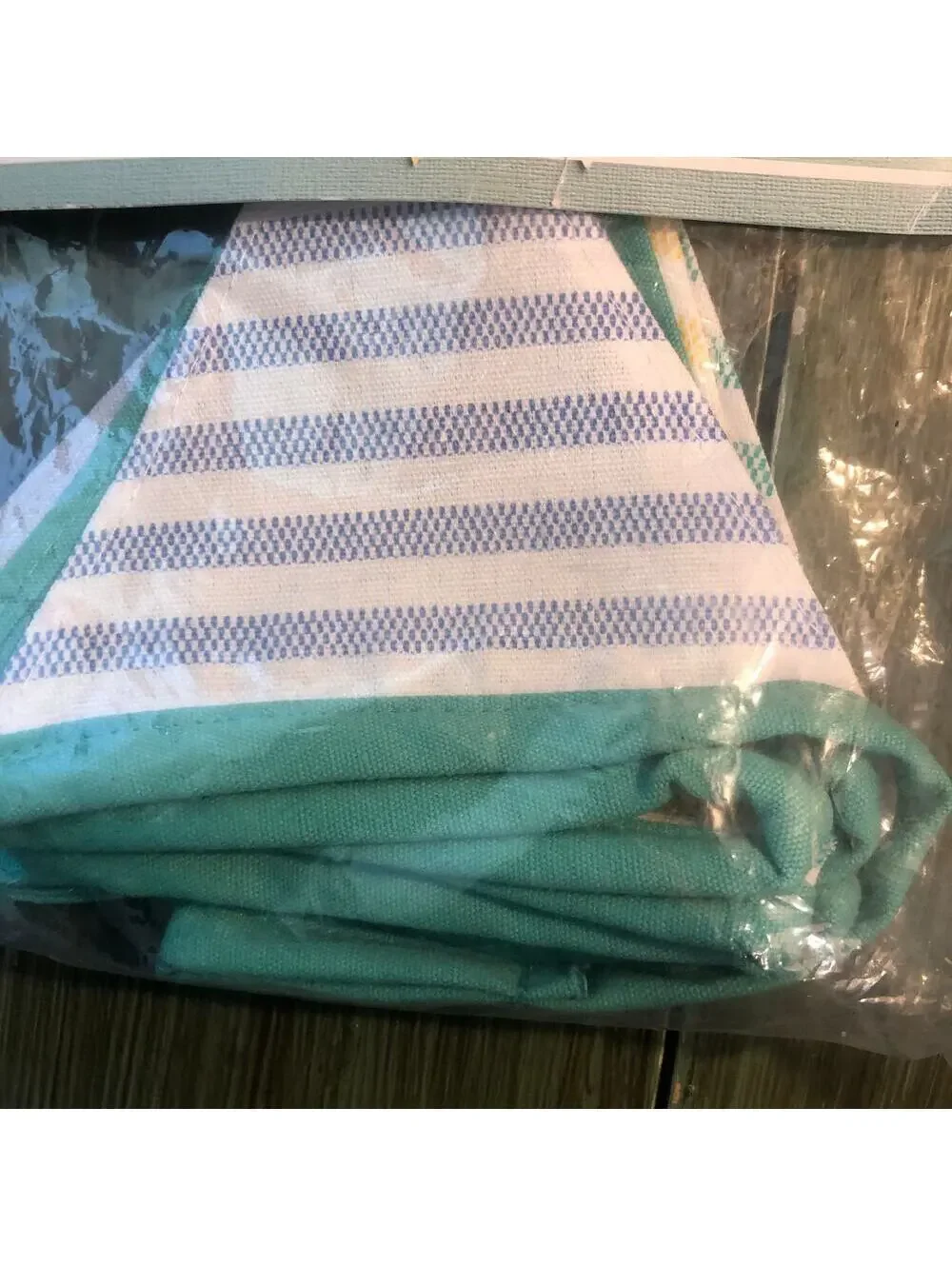 Spritz NWT Green Yellow Triangle Garland 1 Count 5ft 9in